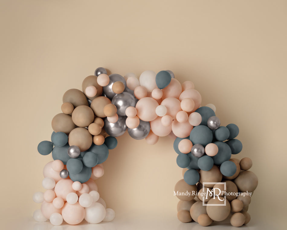 Kate Boho Luftballons Bogen Hintergrund Matt Blau Rosa von Mandy Ringe Photography - Kate Backdrop.de
