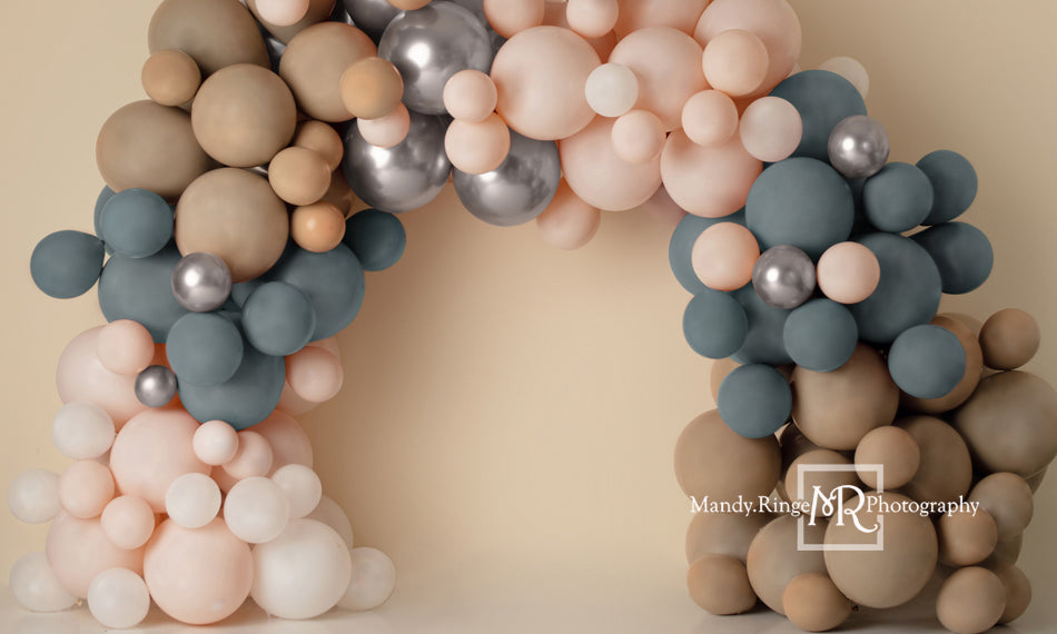 Kate Boho Luftballons Bogen Hintergrund Matt Blau Rosa von Mandy Ringe Photography - Kate Backdrop.de