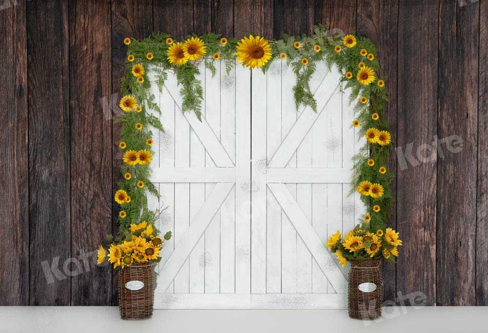 Kate Herbst Sonnenblumen Hintergrund weißes Scheunentor von Emetselch