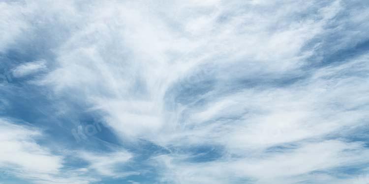 Kate Sommer blauer Himmel Landschaft weiße Wolken Hintergrund von Kate