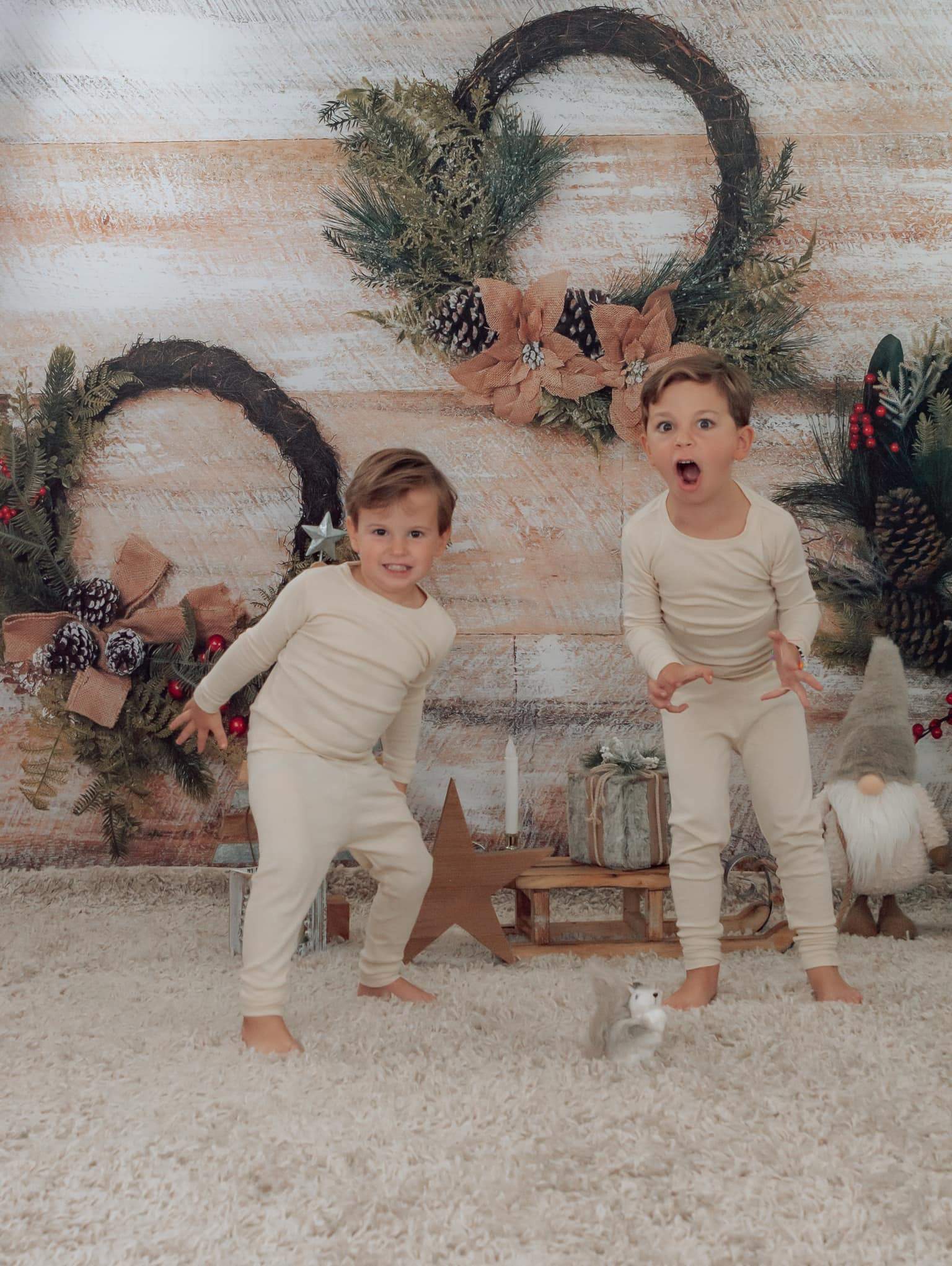 Kate Weiß gewaschene Wand Weihnachten Hintergrund von Arica Kirby