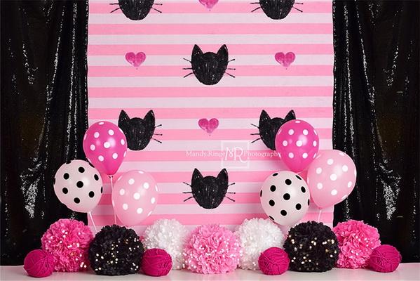 Kate Rosa und schwarze Kätzchen Katzen Geburtstag Hintergrund entworfen von Mandy Ringe Photography