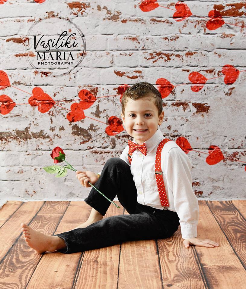 Kate Weiße Backsteinmauer mit roten Herzen Valentinstag-Hintergrund für die Fotografie entworfen von Jerry_Sina - Kate Backdrop.de