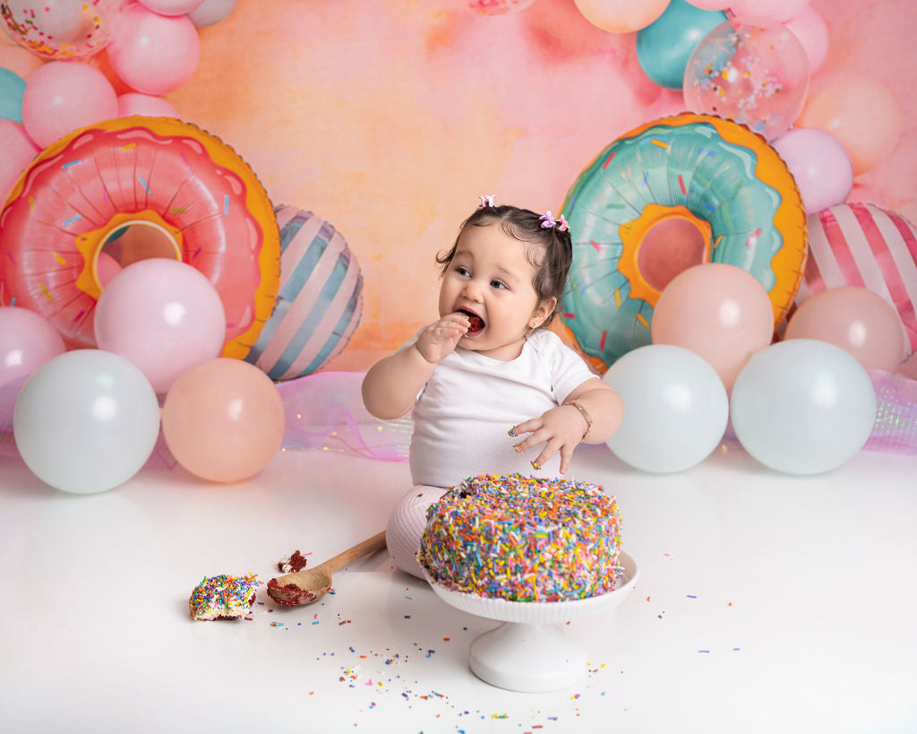 Kate Cake Smash Geburtstag Donut Luftballons Hintergrund von Emetselch