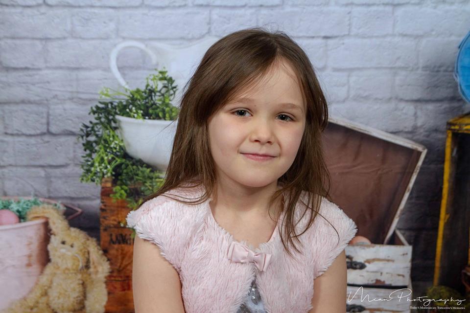 Kate  Ostern Hintergrund Kinder von Arica Kirby - Kate Backdrop.de
