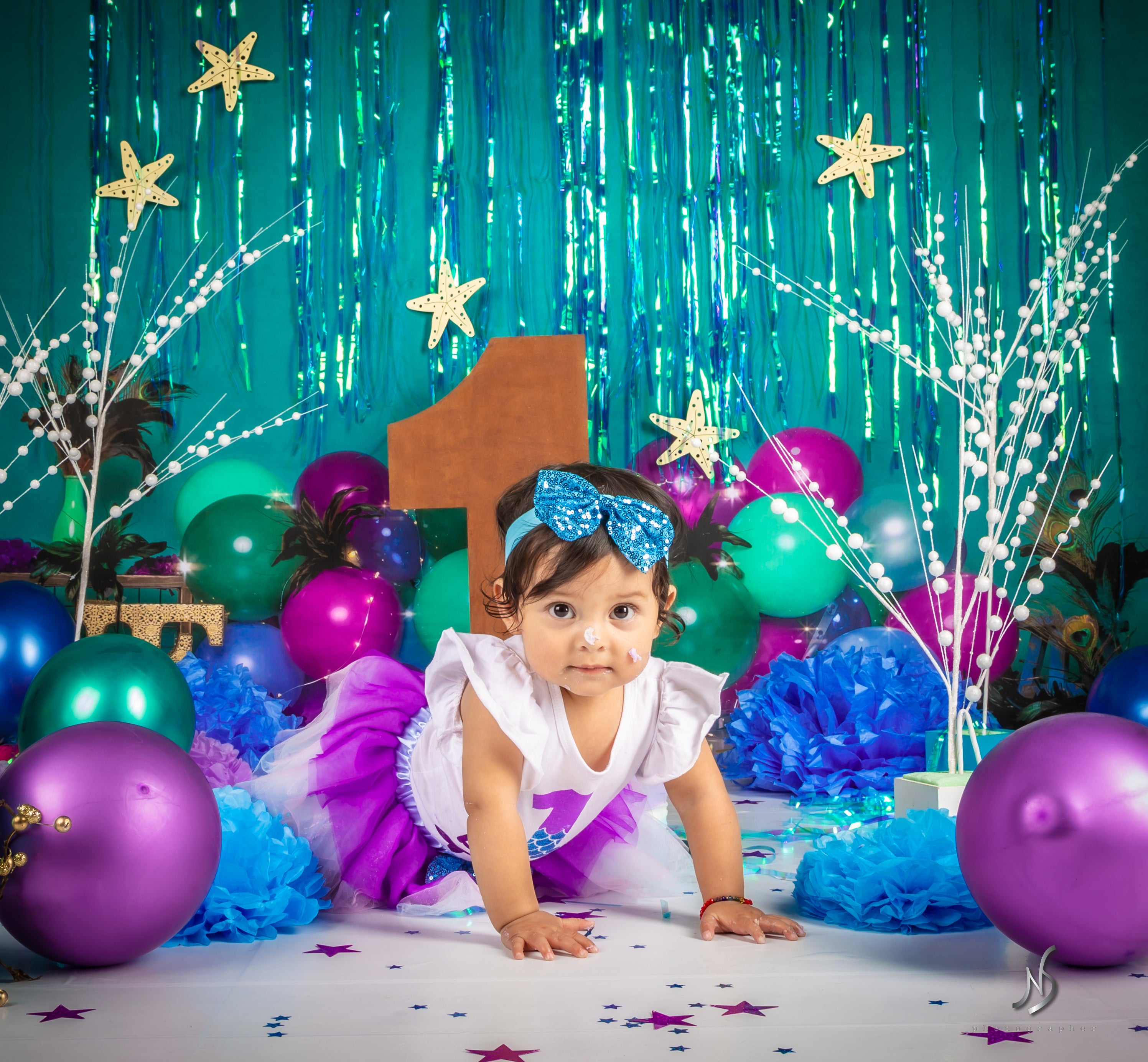 Kate Kieferngrün Pfauenfeder Luftballons mit Neonlichtern Kindergeburtstag Hintergrund für Fotografie Entworfen von Cassie Christiansen - Kate Backdrop.de