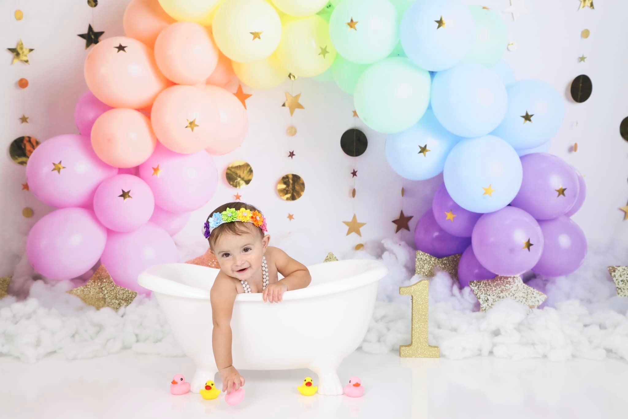 Kate Regenbogen Ballons Girlande Kinder Cake Smash Hintergrundkulisse von Megan Leigh Photography - Kate Backdrop.de