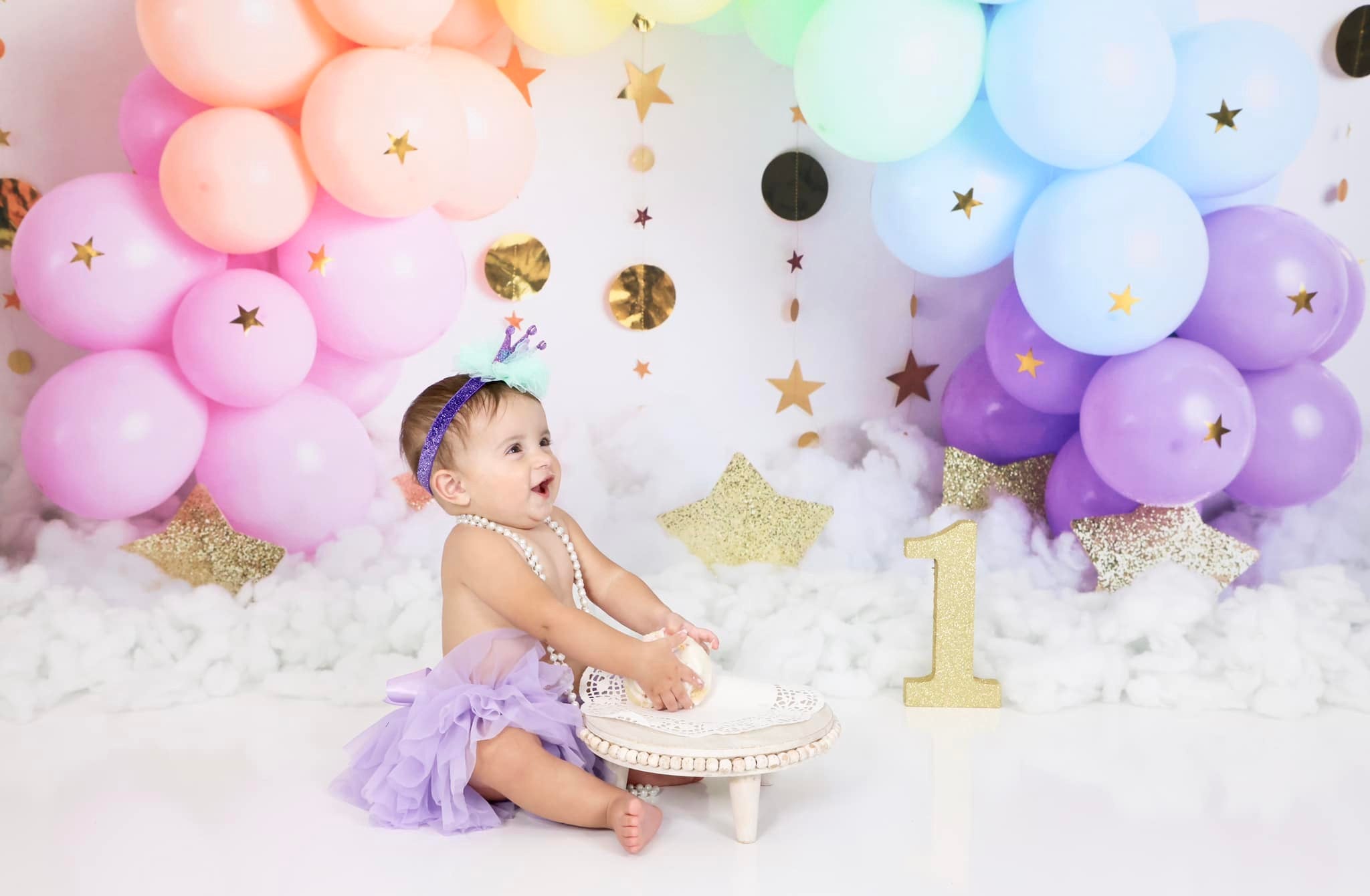 Kate Regenbogen Ballons Girlande Kinder Cake Smash Hintergrundkulisse von Megan Leigh Photography - Kate Backdrop.de