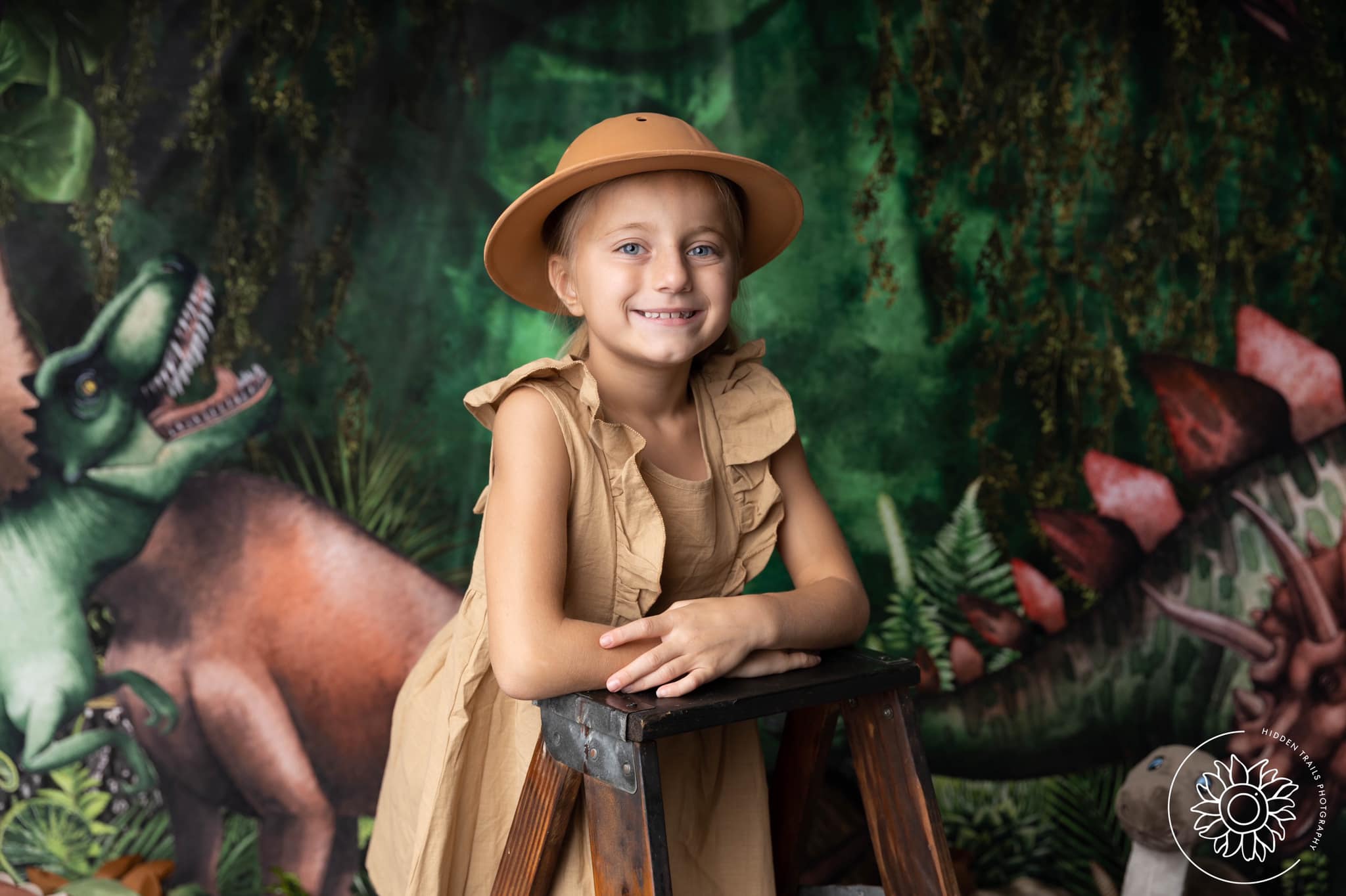 Kate Frühling Dschungel Abenteuer Dinosaurier Hintergrund von Mandy Ringe - Kate Backdrop.de