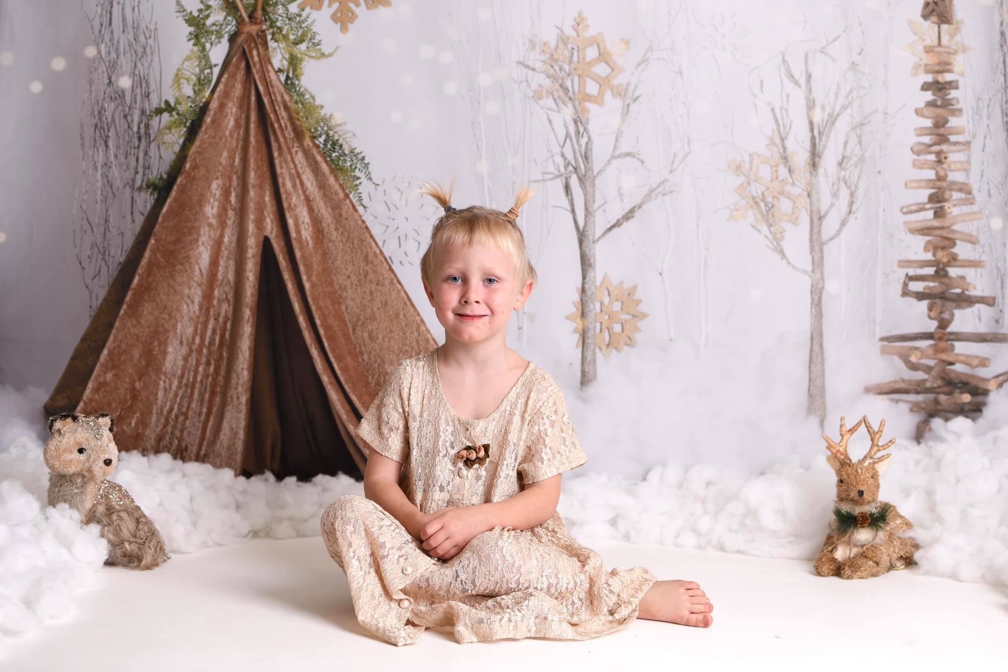 Kate Weihnachten Winterzelthintergrund Entworfen von Rose Abbas