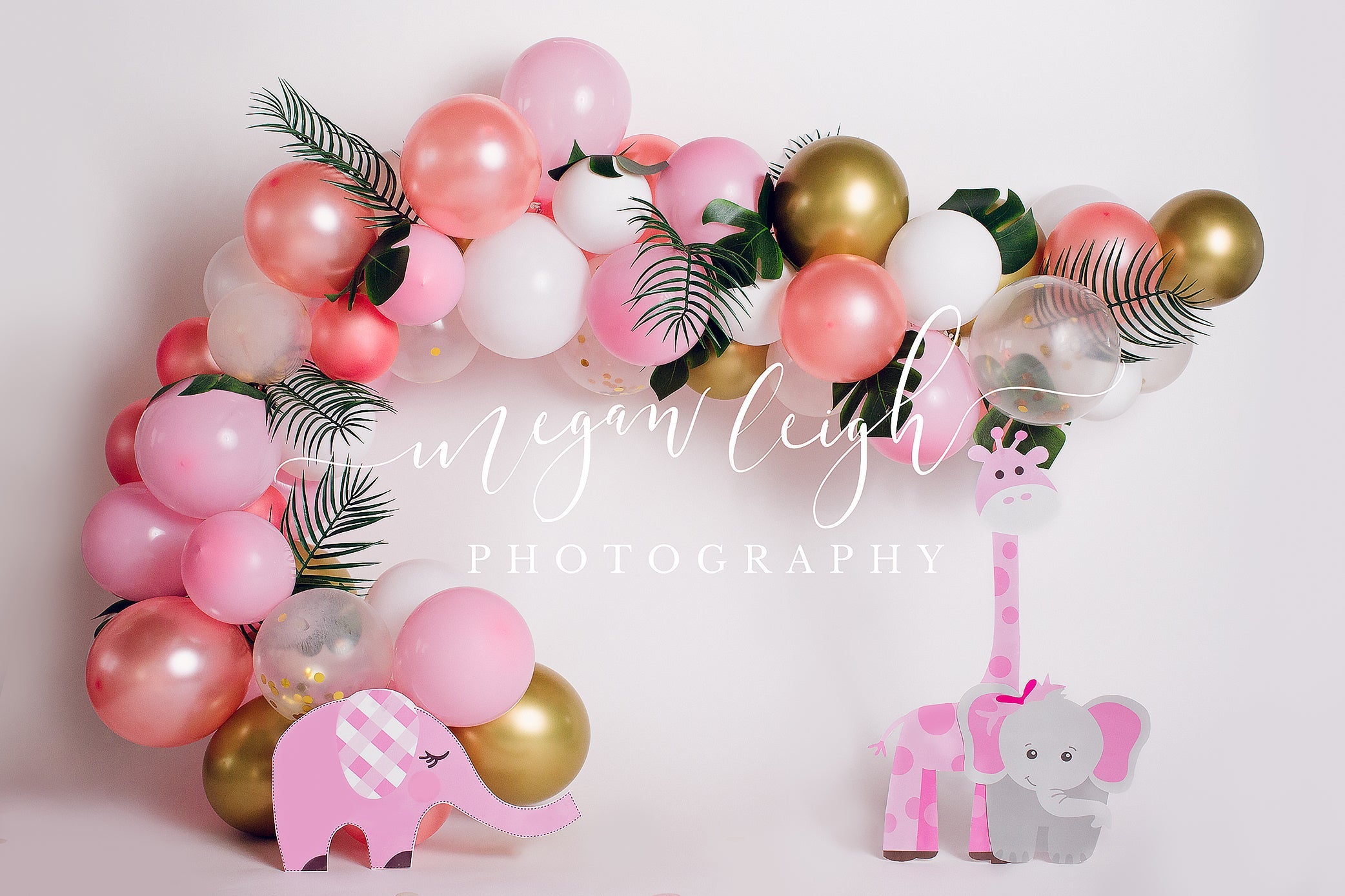 Kate Rosa Safari-Geburtstags-Kinderhintergrund für die Fotografie entworfen von Megan Leigh Photography - Kate Backdrop.de